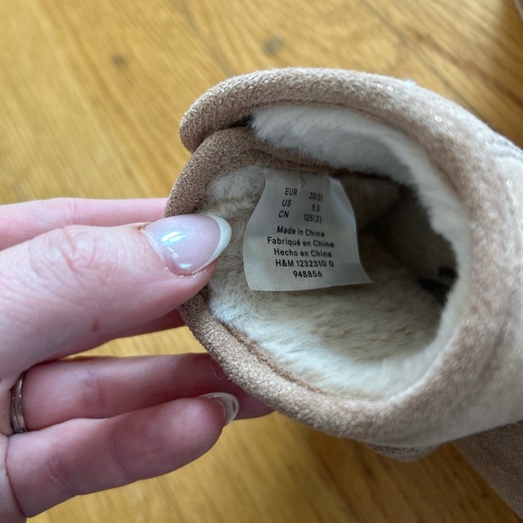 Cozy sparkly light pink baby Boots - Picture 3 of 5